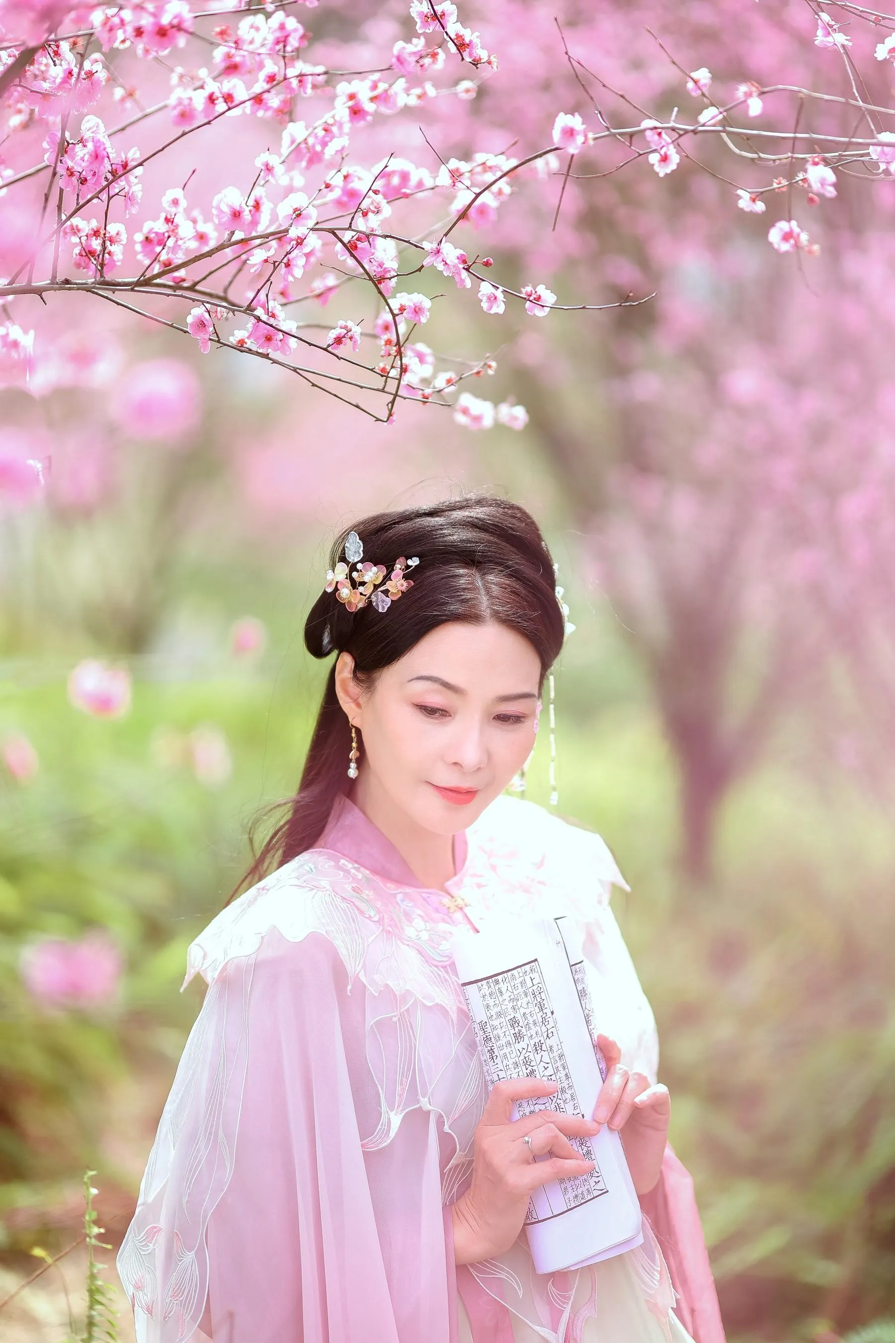 [艺图语] 2022.05.31 暖春樱色 莲 [38P]插图5